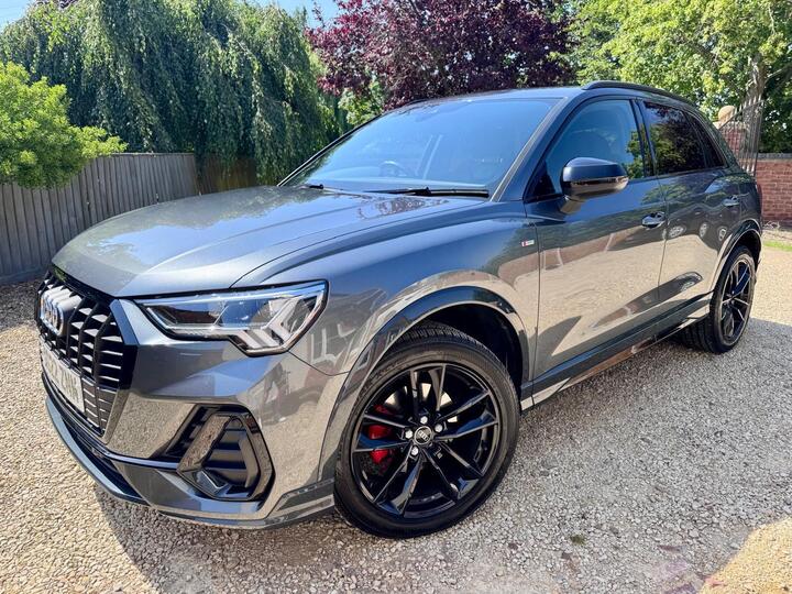 Audi Q3 1.5 TFSI CoD 35 Black Edition S Tronic Euro 6 (s/s) 5dr