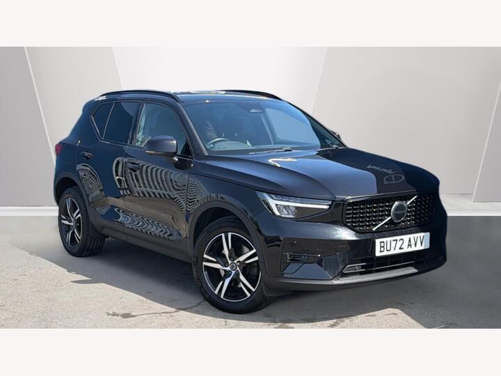 Volvo XC40 2.0 B3 MHEV Plus Dark DCT Auto Euro 6 (s/s) 5dr