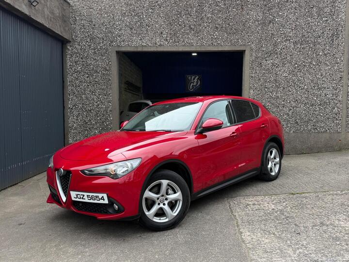 Alfa Romeo Stelvio 2.2 TD Super Auto Q4 AWD Euro 6 (s/s) 5dr Alfa Romeo Stelvio 2.2 TD Super Auto Q4 AWD Euro 6 (s/s) 5dr