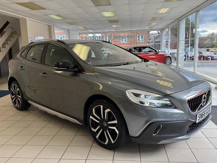 Volvo V40 Cross Country 1.5 T3 GPF Pro Auto Euro 6 (s/s) 5dr