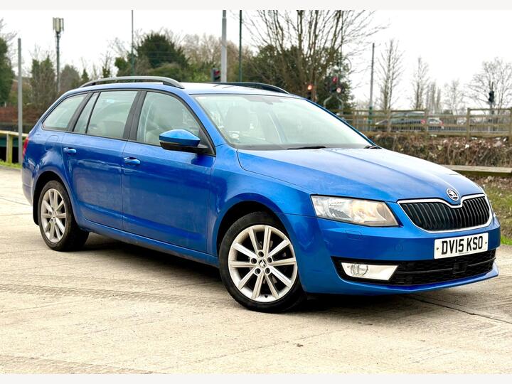 Skoda Octavia 1.6 TDI Elegance DSG Euro 5 (s/s) 5dr Skoda Octavia 1.6 TDI Elegance DSG Euro 5 (s/s) 5dr