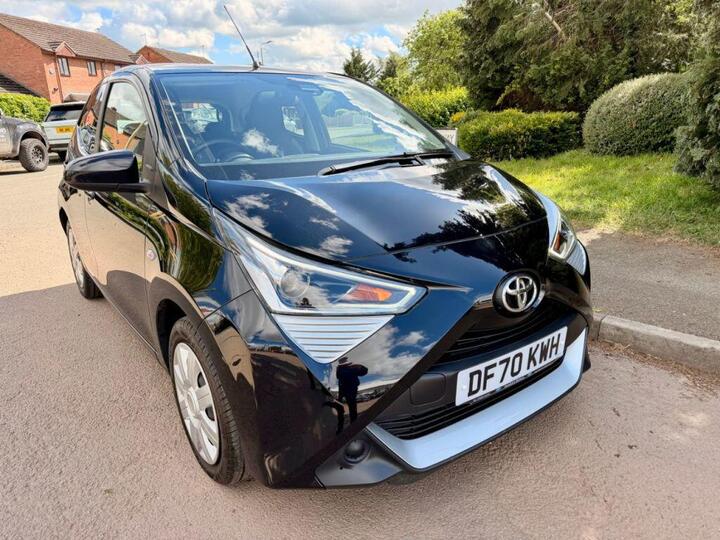 Toyota Aygo 1.0 VVT-i X-play Euro 6 5dr (Safety Sense)