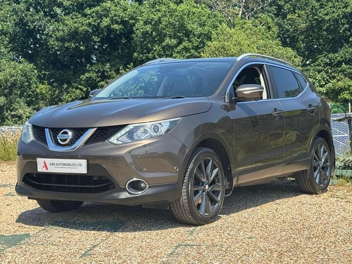 Nissan Qashqai 1.5 DCi Tekna 2WD Euro 5 (s/s) 5dr