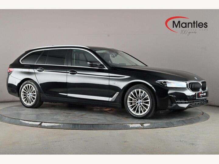 BMW 5 Series 2.0 530e 12kWh SE Touring Steptronic Euro 6 (s/s) 5dr BMW 5 Series 2.0 530e 12kWh SE Touring Steptronic Euro 6 (s/s) 5dr