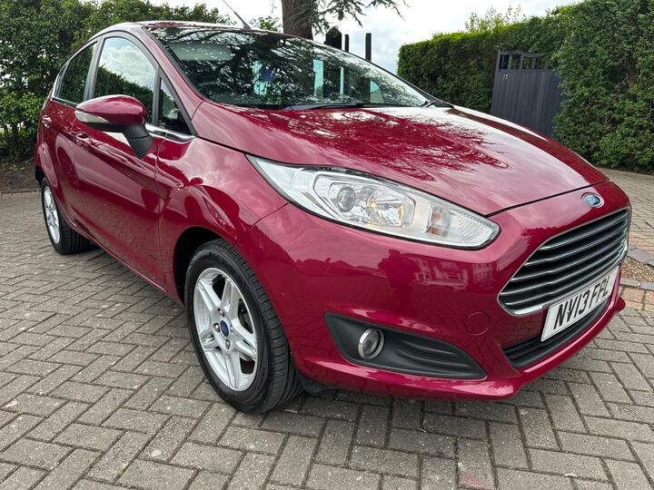 Ford Fiesta 1.0T EcoBoost Zetec Euro 5 (s/s) 5dr