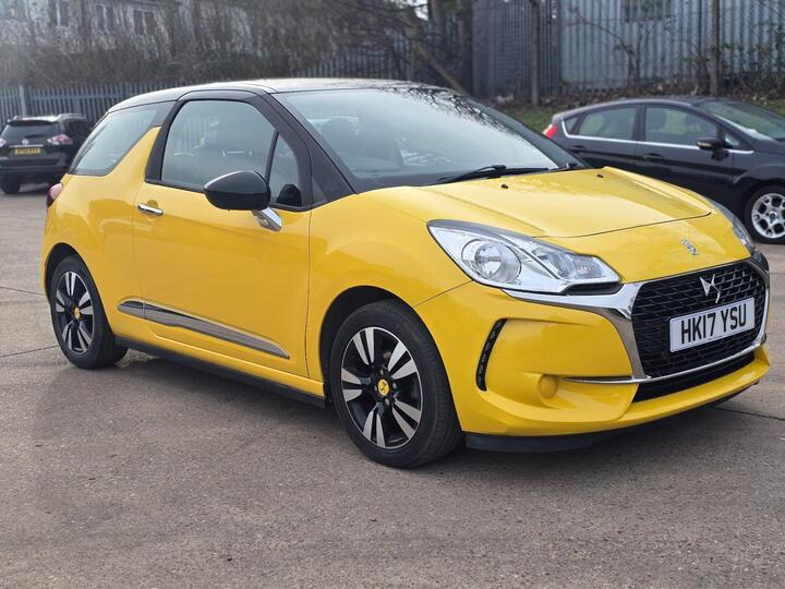 DS AUTOMOBILES DS 3 1.2 PureTech Chic Euro 6 3dr DS AUTOMOBILES DS 3 1.2 PureTech Chic Euro 6 3dr