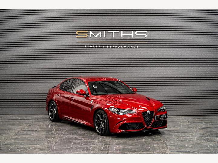Alfa Romeo Giulia 2.9 V6 Bi-Turbo Quadrifoglio Auto Euro 6 (s/s) 4dr Alfa Romeo Giulia 2.9 V6 Bi-Turbo Quadrifoglio Auto Euro 6 (s/s) 4dr