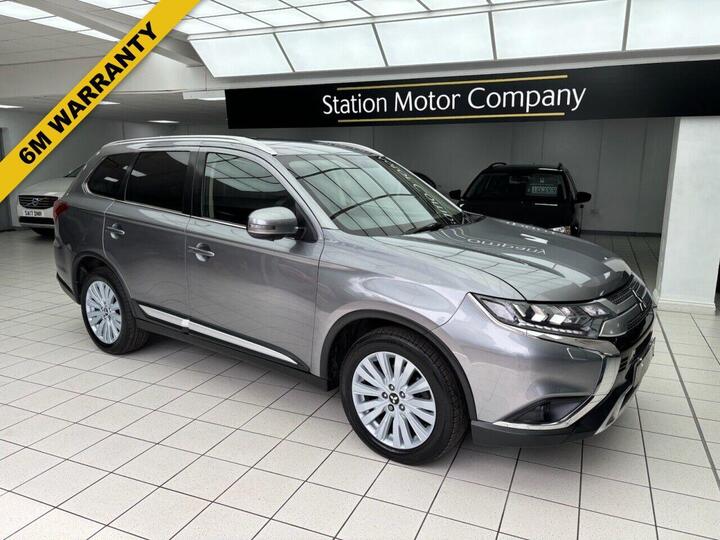 Mitsubishi OUTLANDER 2.0 MIVEC 4 CVT 4WD Euro 6 (s/s) 5dr Mitsubishi OUTLANDER 2.0 MIVEC 4 CVT 4WD Euro 6 (s/s) 5dr