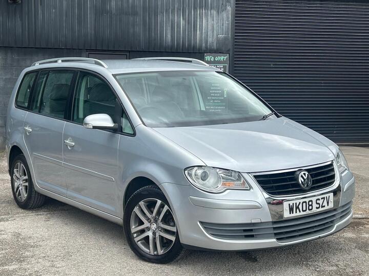 Volkswagen Touran 2.0 TDI SE DSG 5dr (5 Seats) Volkswagen Touran 2.0 TDI SE DSG 5dr (5 Seats)