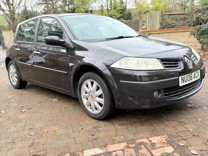 Renault Megane 1.6 VVT Dynamique 5dr Renault Megane 1.6 VVT Dynamique 5dr