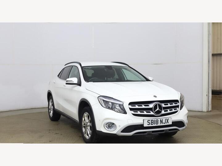 Mercedes-Benz GLA Class 1.6 GLA200 SE (Executive) Euro 6 (s/s) 5dr