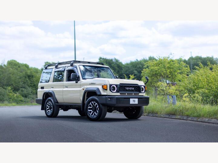 Toyota Land Cruiser 2.8D Invincible Auto 4WD Euro 6 (s/s) 5dr (LWB)