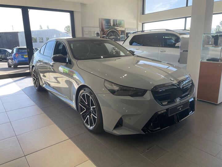 BMW M5 4.4 22.1kWh Steptronic XDrive Euro 6 (s/s) 4dr