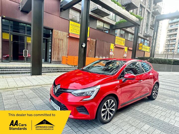 Renault Clio 1.0 TCe Iconic Edition Euro 6 (s/s) 5dr Renault Clio 1.0 TCe Iconic Edition Euro 6 (s/s) 5dr