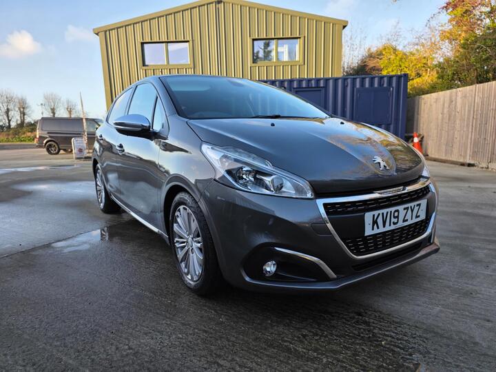 Peugeot 208 1.2 PureTech Signature Euro 6 (s/s) 5dr
