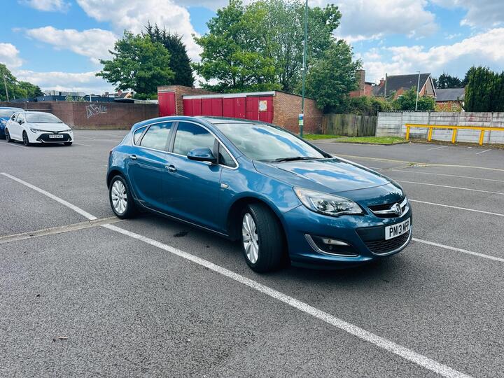 Vauxhall Astra 1.6 16v Elite Euro 5 5dr Vauxhall Astra 1.6 16v Elite Euro 5 5dr