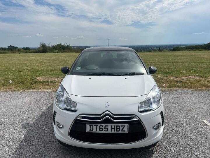 DS AUTOMOBILES DS 3 1.2 PureTech DStyle Euro 6 3dr DS AUTOMOBILES DS 3 1.2 PureTech DStyle Euro 6 3dr