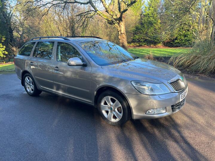 Skoda Octavia 1.6 TDI Elegance DSG Euro 5 5dr
