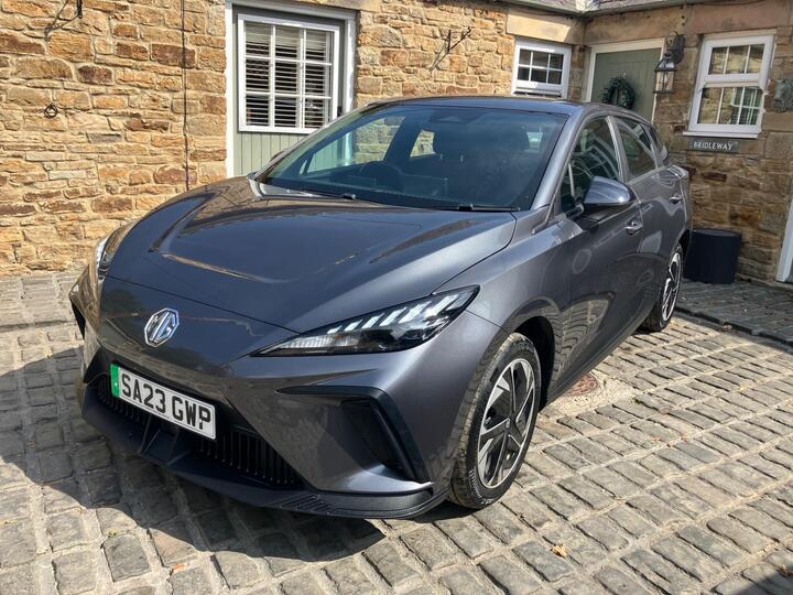 MG MG4 51kWh SE Auto 5dr