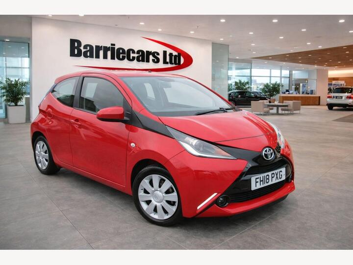 Toyota AYGO 1.0 VVT-i X-play Euro 6 3dr Toyota AYGO 1.0 VVT-i X-play Euro 6 3dr