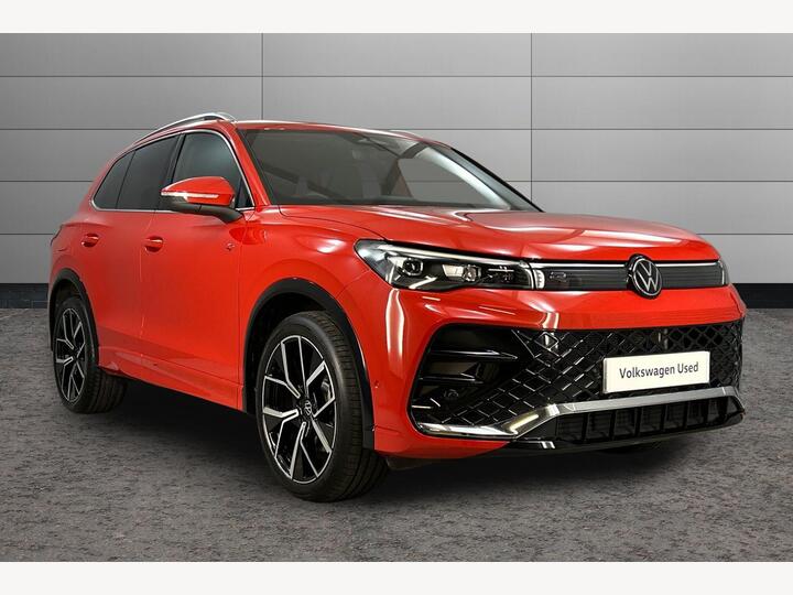 Volkswagen Tiguan 2.0 TDI R-Line DSG Euro 6 (s/s) 5dr Volkswagen Tiguan 2.0 TDI R-Line DSG Euro 6 (s/s) 5dr