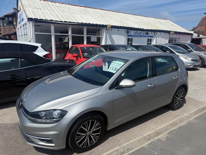 Volkswagen Golf 2.0 TDI BlueMotion Tech SE Nav Euro 6 (s/s) 5dr