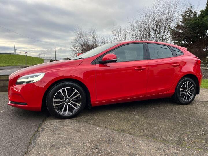 Volvo V40 2.0 T2 GPF Momentum Nav Plus Euro 6 (s/s) 5dr