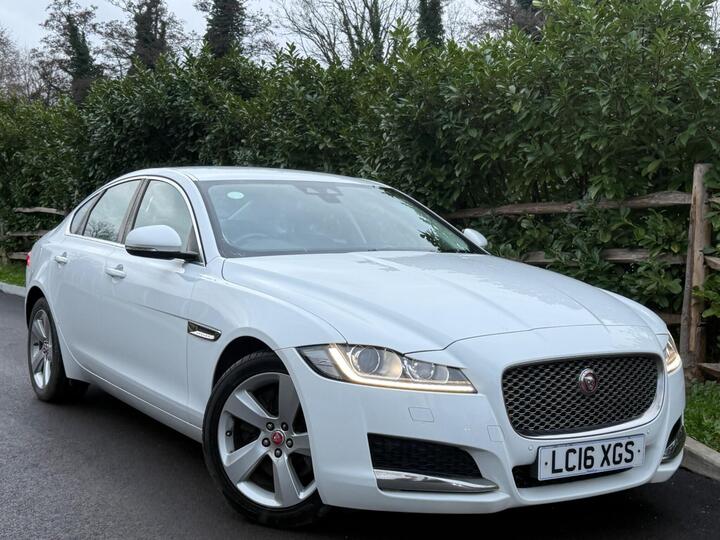 Jaguar XF 2.0d Portfolio Euro 6 (s/s) 4dr