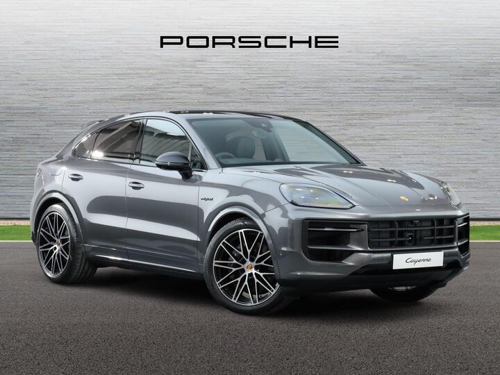 Porsche Cayenne 3.0 V6 E-Hybrid 25.9kWh Black Edition TiptronicS 4WD Euro 6 (s/s) 5dr