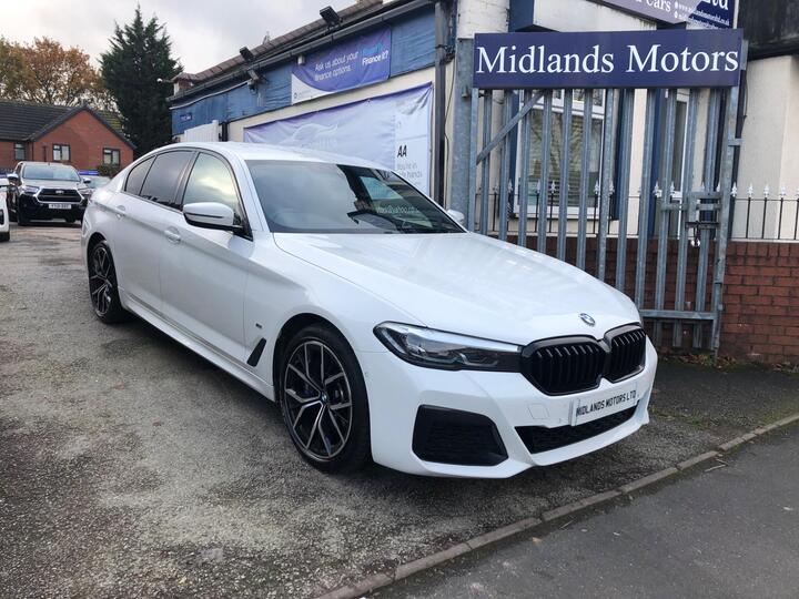 BMW 5 Series 2.0 530e 12kWh M Sport Steptronic Euro 6 (s/s) 4dr BMW 5 Series 2.0 530e 12kWh M Sport Steptronic Euro 6 (s/s) 4dr