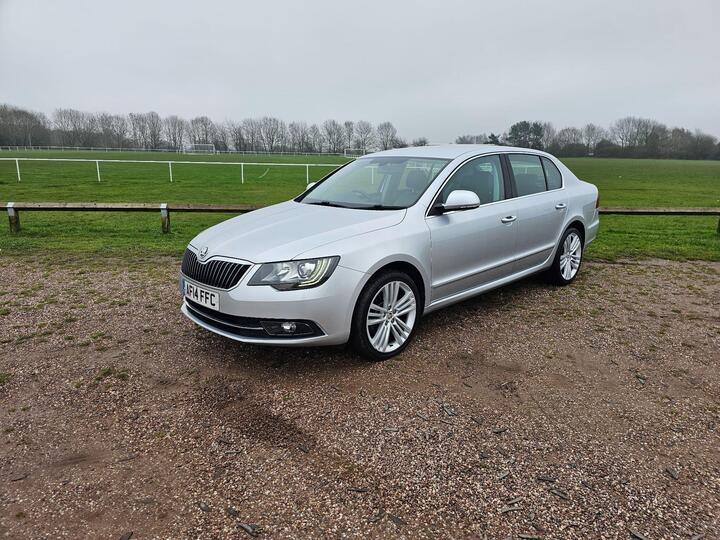 Skoda Superb 2.0 TDI Elegance DSG Euro 5 (s/s) 5dr
