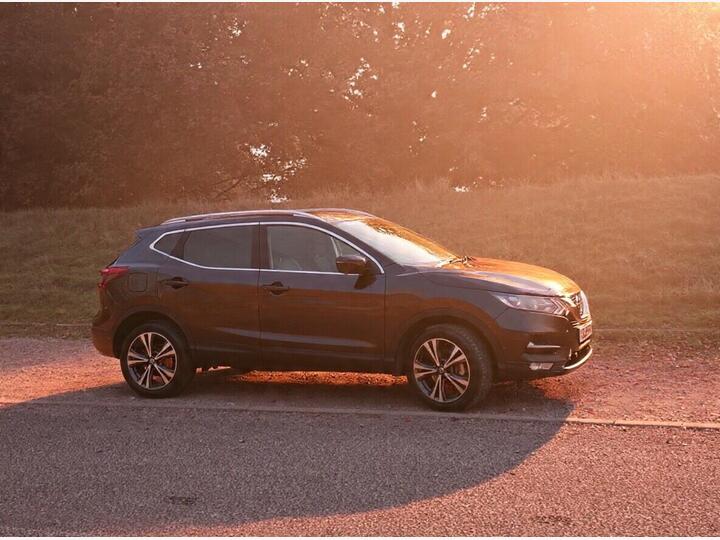 Nissan QASHQAI 1.3 DIG-T N-Connecta Euro 6 (s/s) 5dr