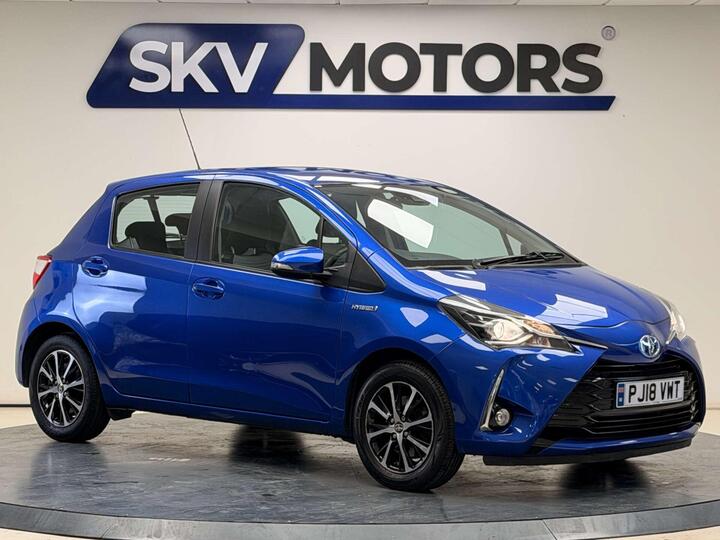 Toyota YARIS 1.5 VVT-h Icon Tech E-CVT Euro 6 (s/s) 5dr