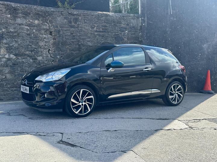 DS AUTOMOBILES DS 3 1.2 PureTech DStyle Nav Euro 6 (s/s) 3dr DS AUTOMOBILES DS 3 1.2 PureTech DStyle Nav Euro 6 (s/s) 3dr