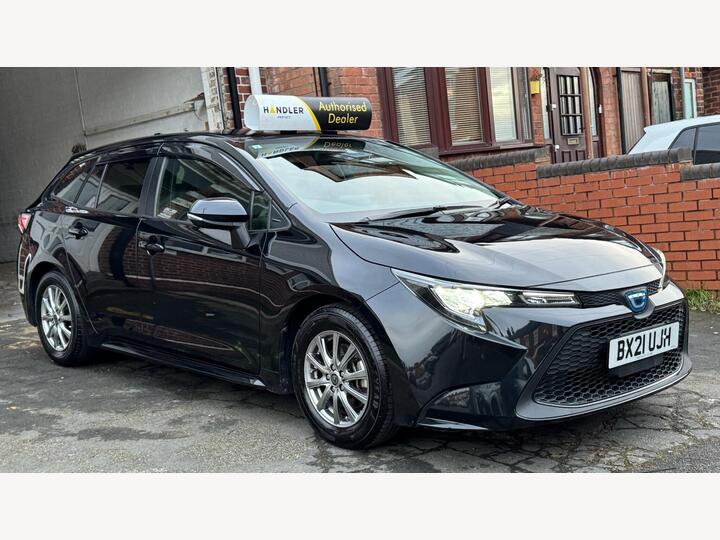 Toyota Corolla 1.8 VVT-h Design CVT Euro 6 (s/s) 4dr