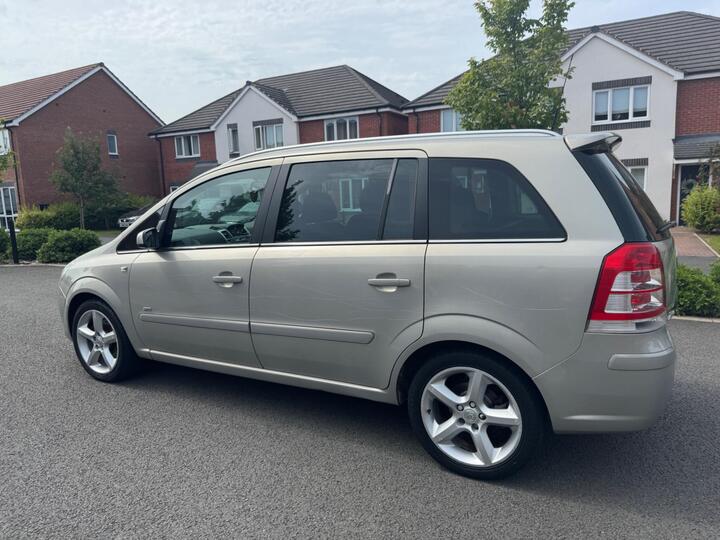 Vauxhall Zafira 2.2 16V SRi Auto Euro 4 5dr
