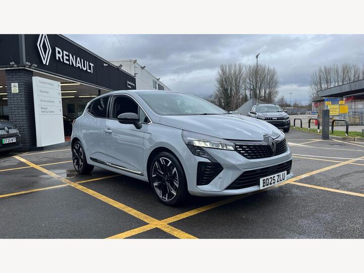 Renault Clio 1.6 E-TECH Techno Auto Euro 6 (s/s) 5dr