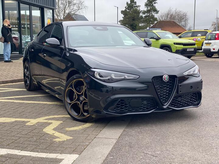 Alfa Romeo Giulia 2.0T Intensa Auto Euro 6 (s/s) 4dr