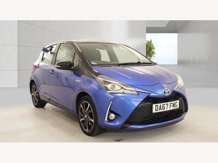 Toyota Yaris 1.5 VVT-h Blue Bi-Tone E-CVT Euro 6 (s/s) 5dr