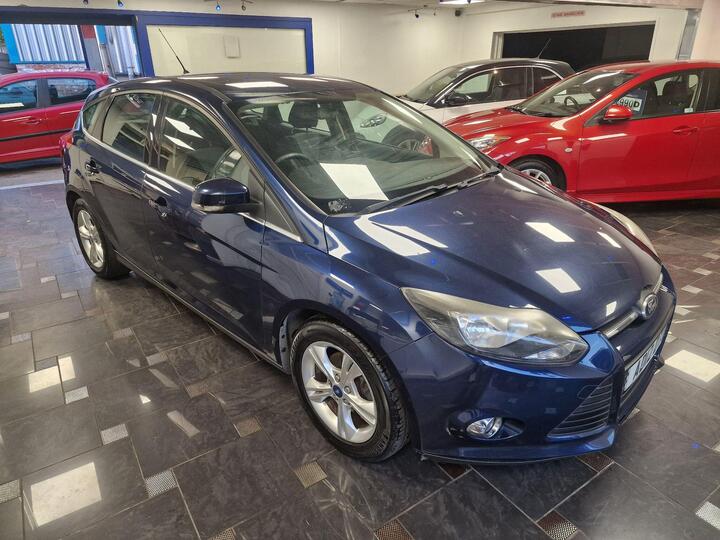 Ford Focus 1.0T EcoBoost Zetec Euro 5 (s/s) 5dr