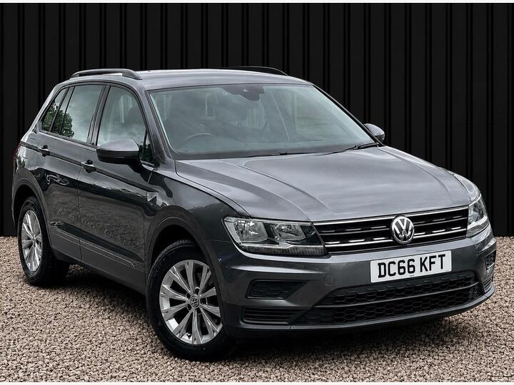 Volkswagen Tiguan 2.0 TDI BlueMotion Tech S Euro 6 (s/s) 5dr Volkswagen Tiguan 2.0 TDI BlueMotion Tech S Euro 6 (s/s) 5dr