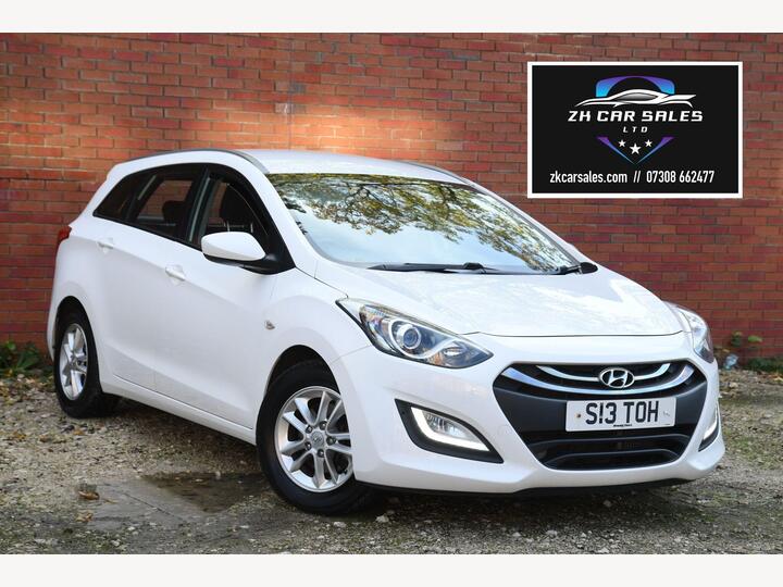 Hyundai I30 1.6 CRDi Blue Drive Active Tourer Euro 5 (s/s) 5dr Hyundai I30 1.6 CRDi Blue Drive Active Tourer Euro 5 (s/s) 5dr