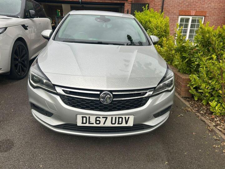 Vauxhall ASTRA 1.6 CDTi BlueInjection SRi Nav Euro 6 (s/s) 5dr
