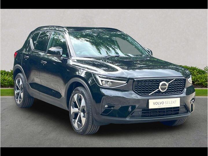 Volvo XC40 2.0 B3 MHEV Plus Dark DCT Auto Euro 6 (s/s) 5dr