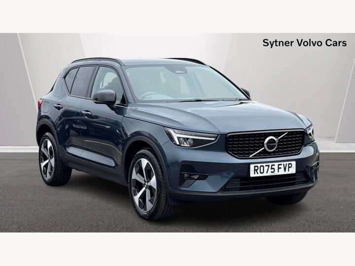 Volvo XC40 2.0 B4 MHEV Plus Dark DCT Auto Euro 6 (s/s) 5dr