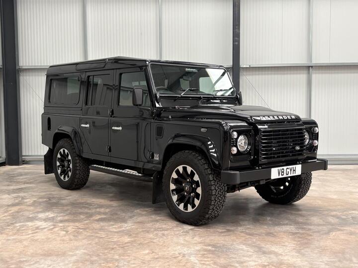Land Rover Defender 110 70th Anniversary V8 Automatic