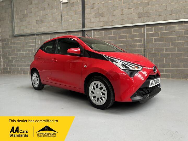 Toyota AYGO 1.0 VVT-i X-play Euro 6 5dr Toyota AYGO 1.0 VVT-i X-play Euro 6 5dr