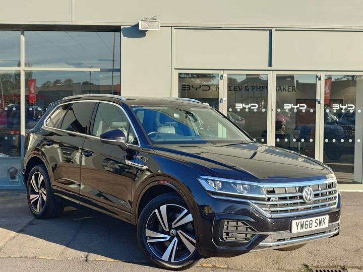 Volkswagen Touareg 3.0 TDI V6 R-Line Tech Tiptronic 4Motion Euro 6 (s/s) 5dr Volkswagen Touareg 3.0 TDI V6 R-Line Tech Tiptronic 4Motion Euro 6 (s/s) 5dr