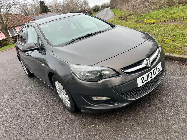 Vauxhall Astra 1.7 CDTi EcoFLEX Exclusiv Sports Tourer Euro 5 (s/s) 5dr