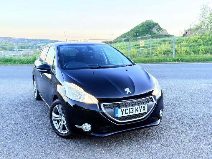 Peugeot 208 1.4 HDi Allure Euro 5 5dr